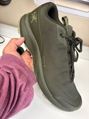 Arc'teryx AERIOS FL Men's Sneaker — Olive size 10 excellent condition